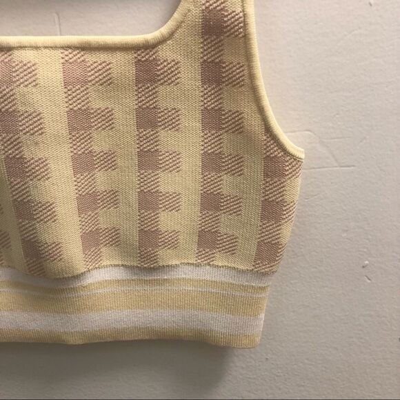 𝅺ARITZIA Babaton Sculpt Knit Tank in Lemongrass Pink and Beige ~ size M Medium - Picture 8 of 13